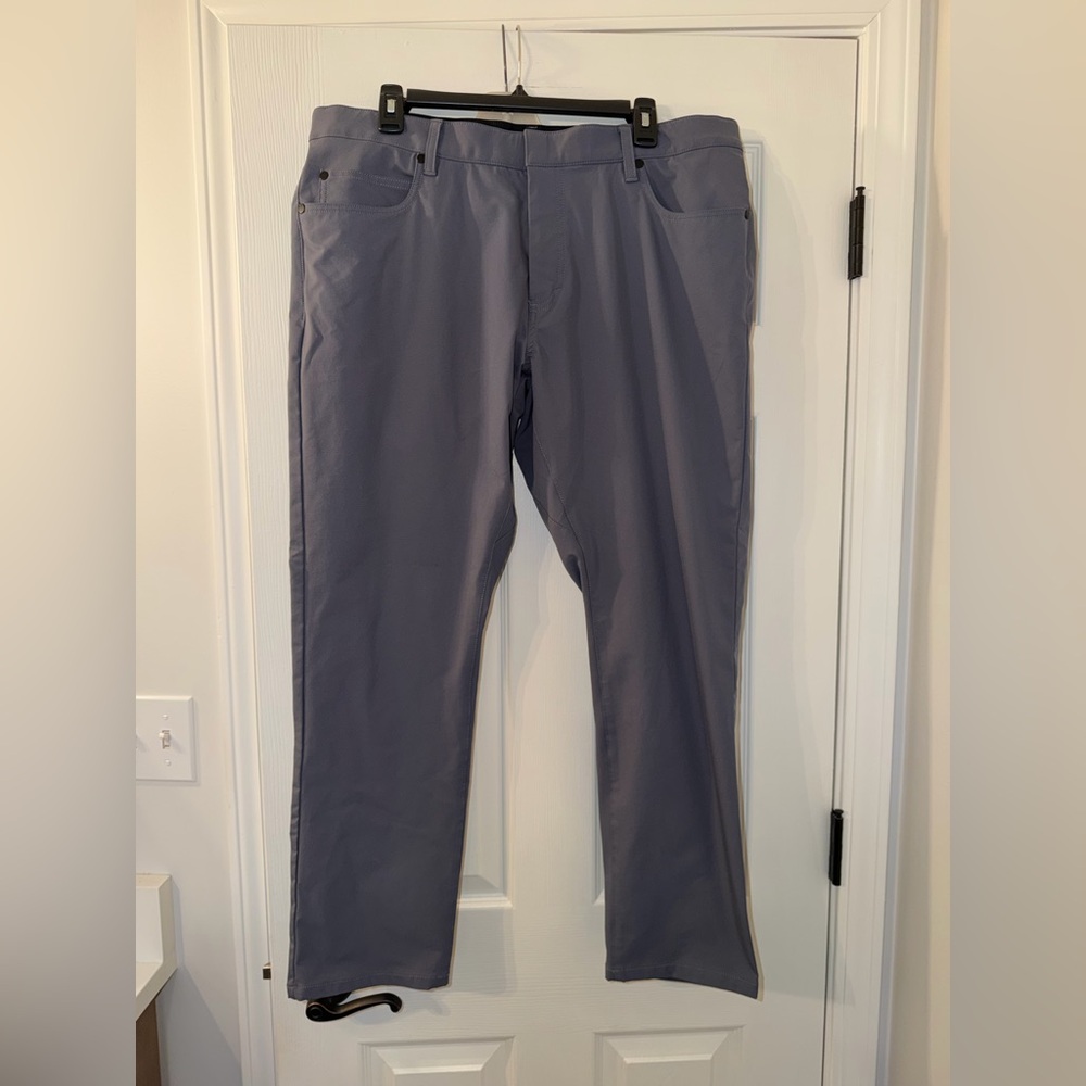 Nike Men's Gray Casual Pants